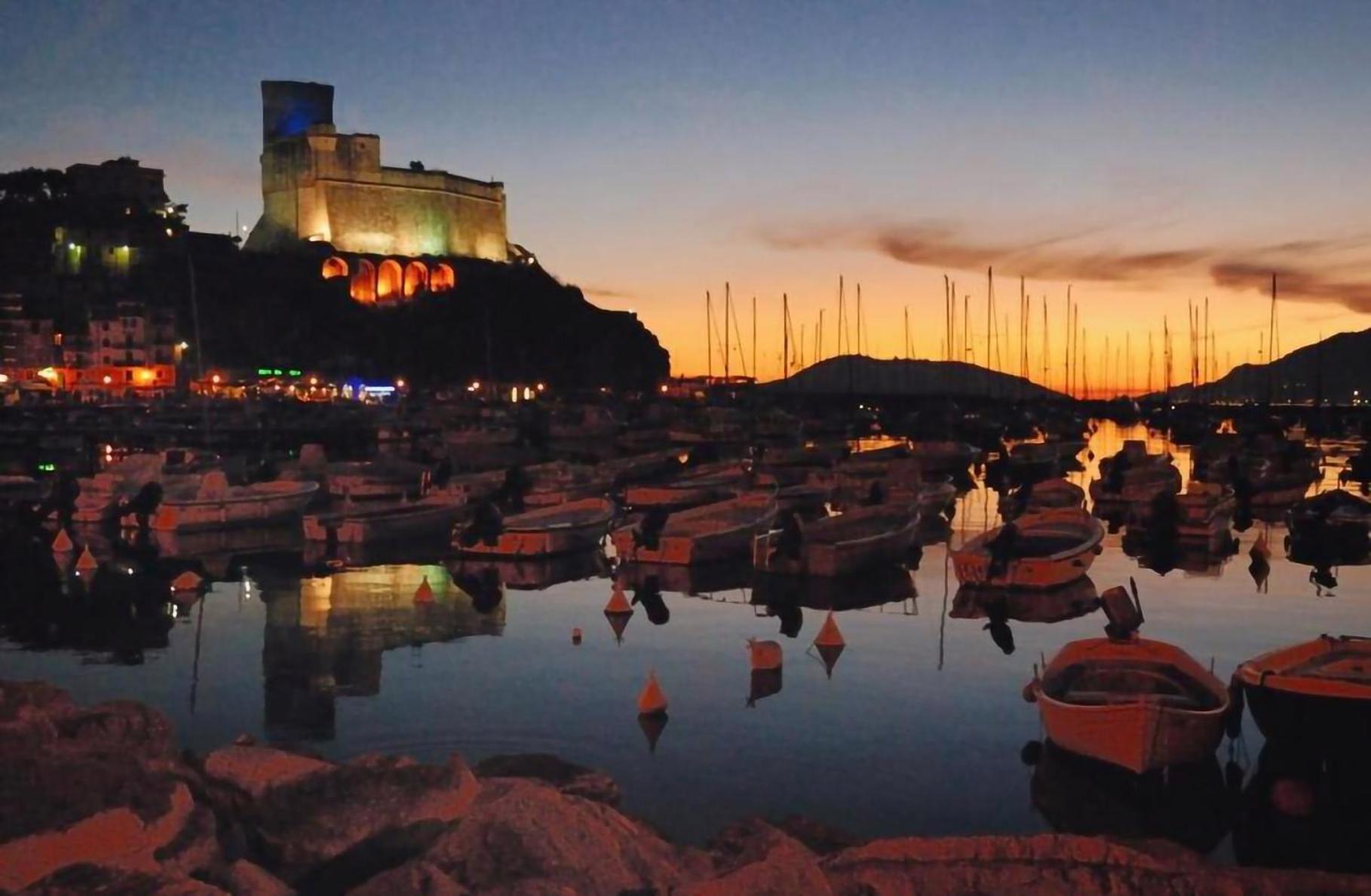 Affittacamere "In Piazzetta Da Vasco" Lerici Ngoại thất bức ảnh