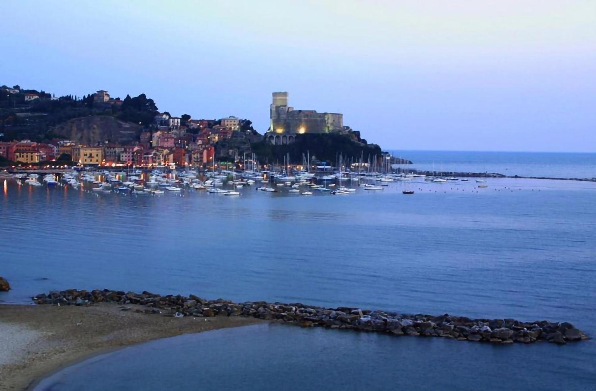 Affittacamere "In Piazzetta Da Vasco" Lerici Ngoại thất bức ảnh