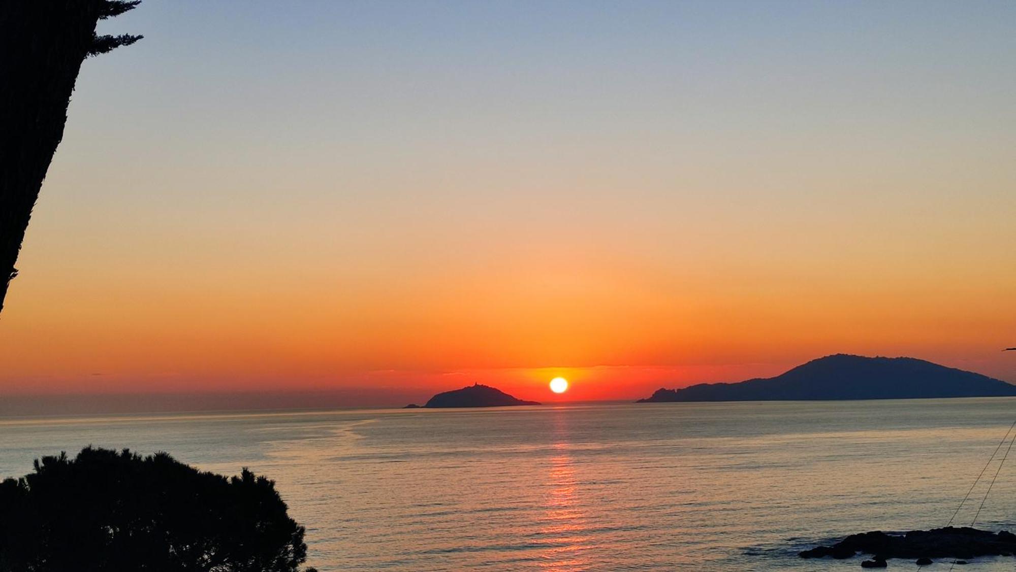 Affittacamere "In Piazzetta Da Vasco" Lerici Ngoại thất bức ảnh