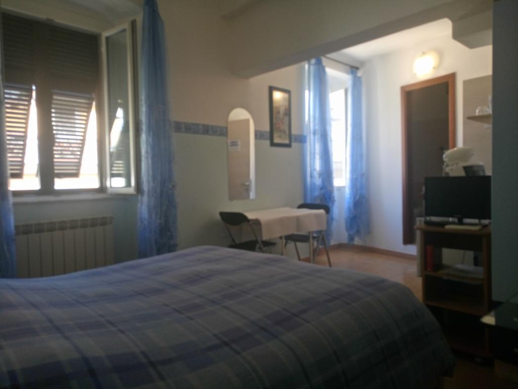 Affittacamere "In Piazzetta Da Vasco" Lerici Ngoại thất bức ảnh