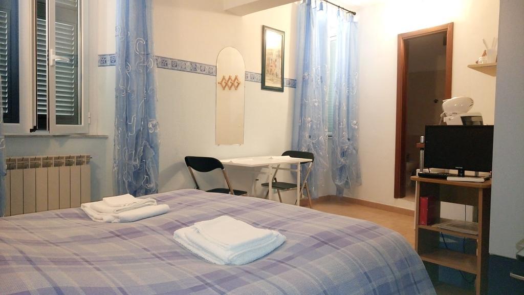 Affittacamere "In Piazzetta Da Vasco" Lerici Ngoại thất bức ảnh